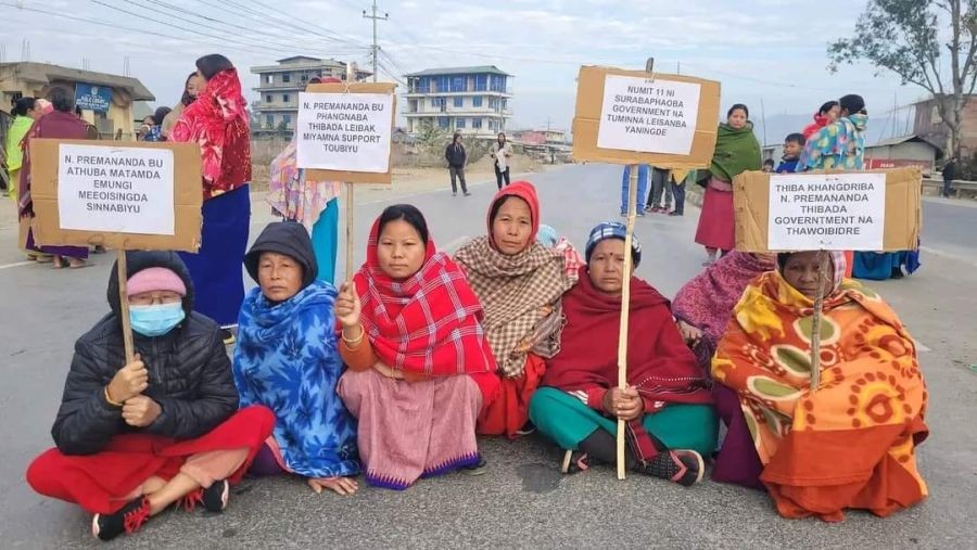 Protestors along the NH 102 in Thoubal district, Manipur. (NNN Photo)